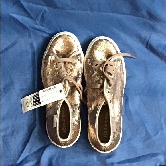 Size 8  gold  sneakers - Picture 2 of 4